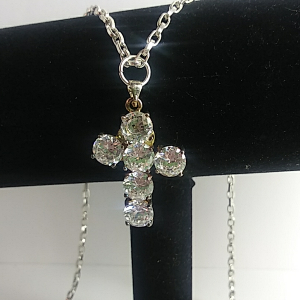 6 stone silver cross pendant w/26" chain